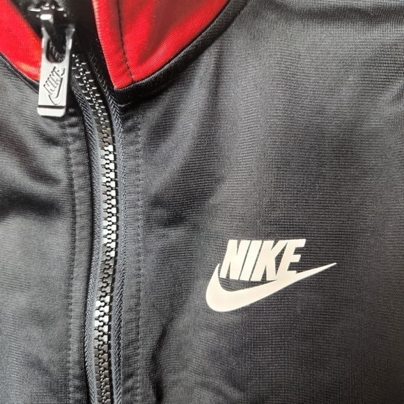 Nike Boys Lightweight Colorblocked Red Black Zip Up Jacket-Size 3T - Picture 4 of 6